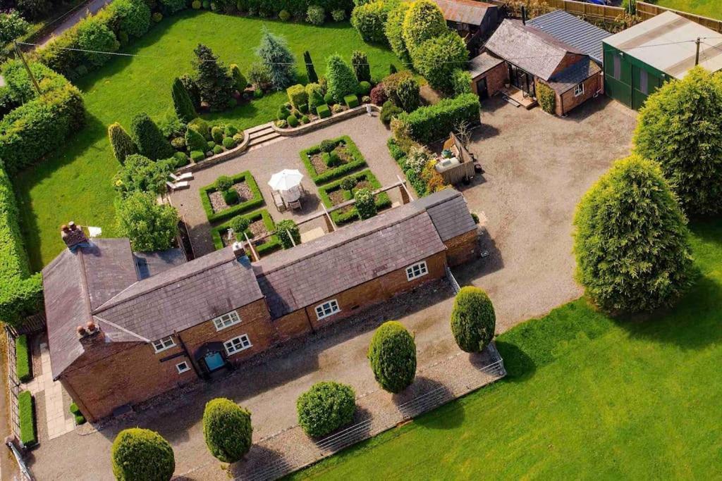Luxury Barn With Hot Tub, Treatments, Private Dining Holiday home