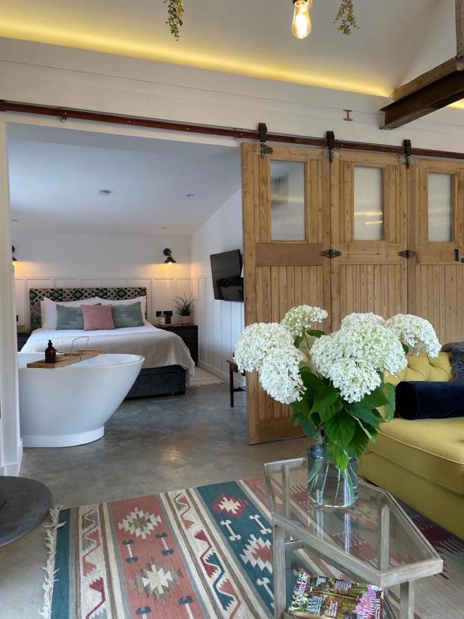 Luxury Barn With Hot Tub, Treatments, Private Dining * Little Budworth