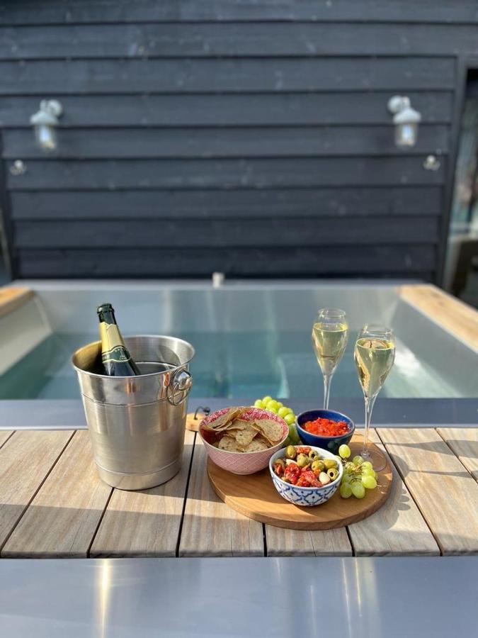 Luxury Barn With Hot Tub, Treatments, Private Dining * Little Budworth